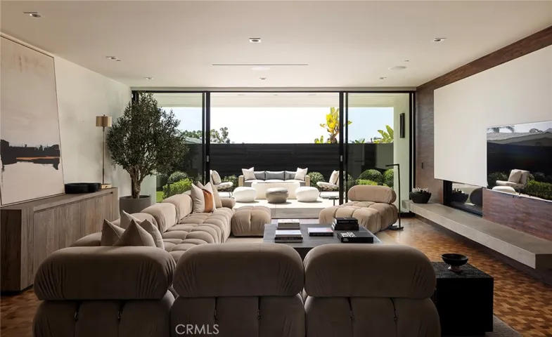 428 Serra Drive, Corona Del Mar, California 92625