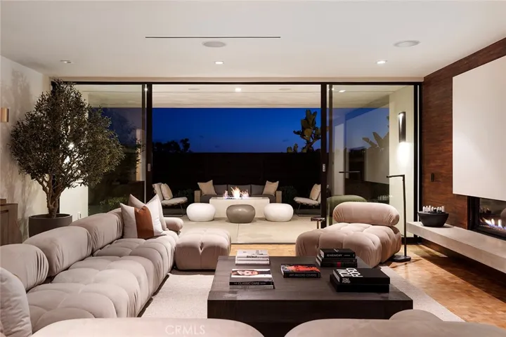 428 Serra Drive, Corona Del Mar, California 92625