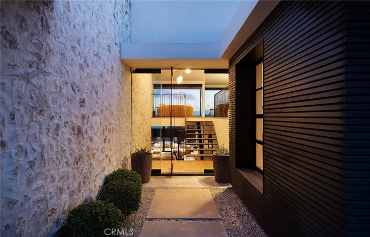 428 Serra Drive, Corona Del Mar, California 92625