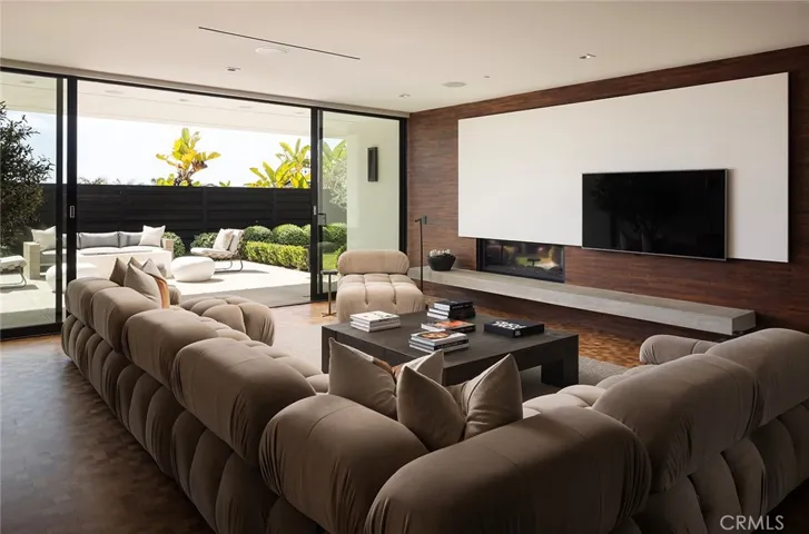 428 Serra Drive, Corona Del Mar, California 92625