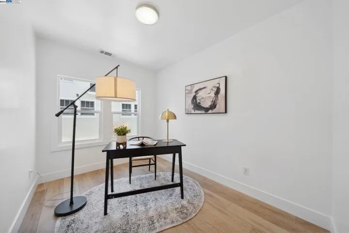 1626 Versailles Ave, Alameda, California 94501
