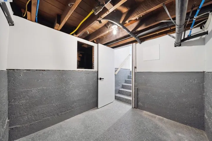 1626 Versailles Ave, Alameda, California 94501