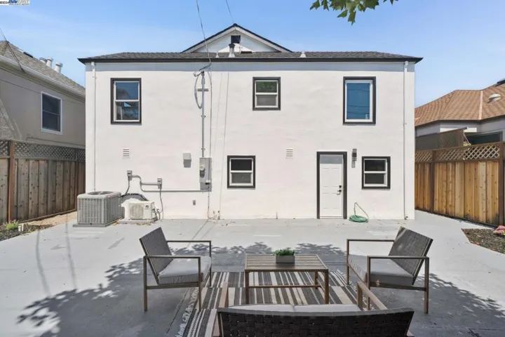 1626 Versailles Ave, Alameda, California 94501