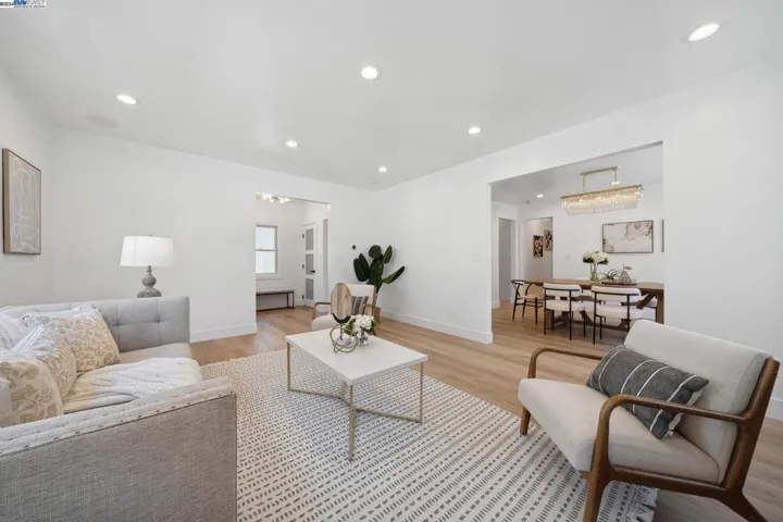 1626 Versailles Ave, Alameda, California 94501