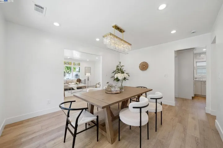 1626 Versailles Ave, Alameda, California 94501