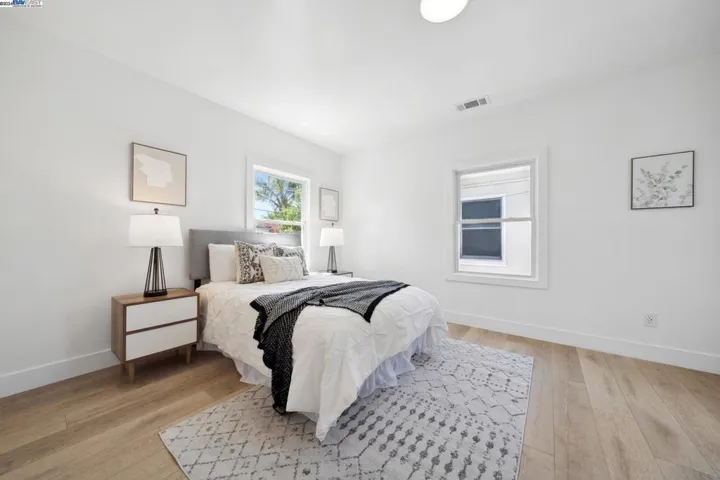 1626 Versailles Ave, Alameda, California 94501