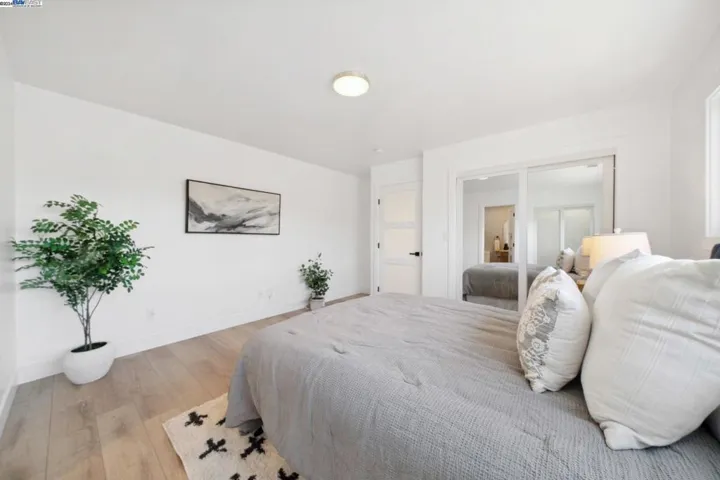 1626 Versailles Ave, Alameda, California 94501