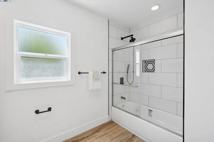 1626 Versailles Ave, Alameda, California 94501