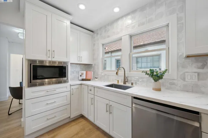 1626 Versailles Ave, Alameda, California 94501
