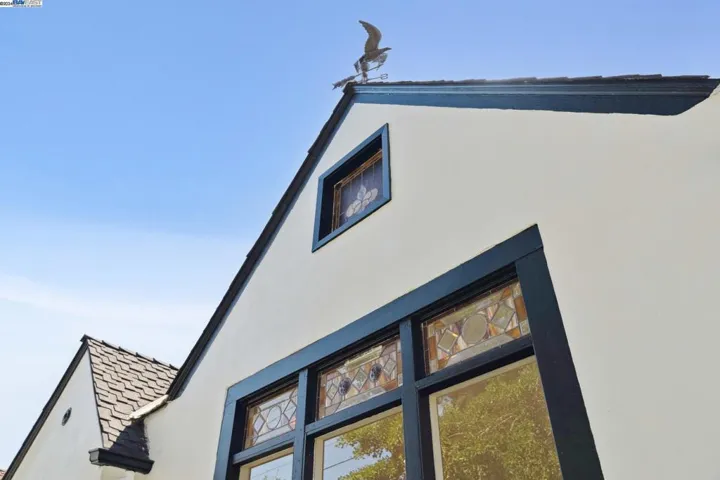 1626 Versailles Ave, Alameda, California 94501