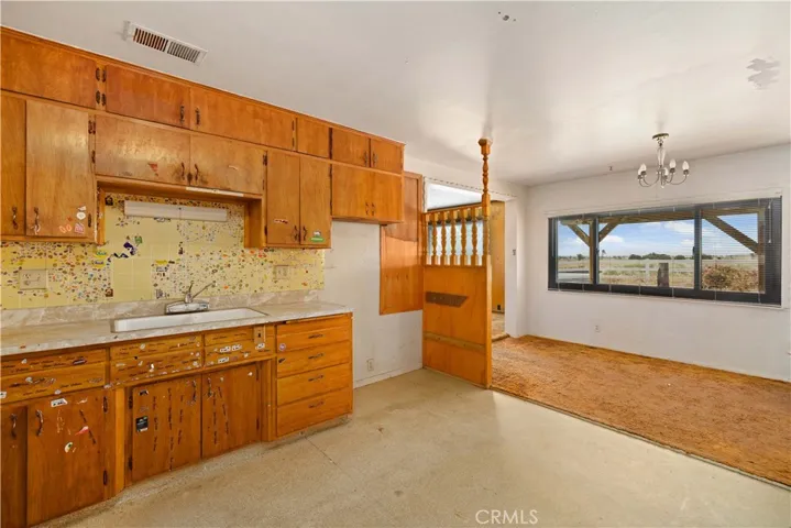 41331 W 20th Street W, Palmdale, California 93551