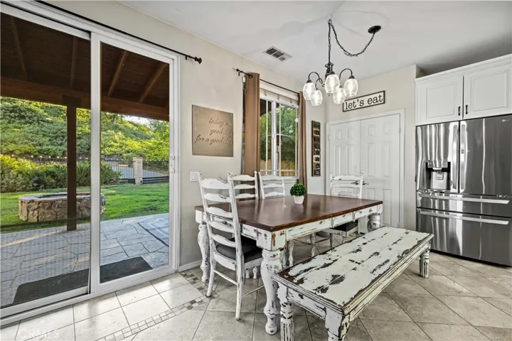 28111 Brett Court, Saugus, California 91350