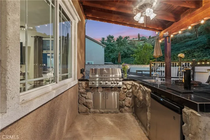 28111 Brett Court, Saugus, California 91350