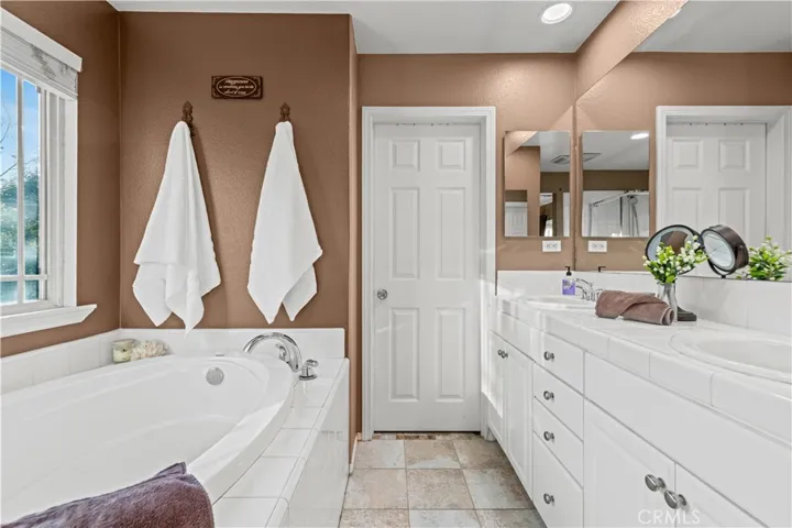 28111 Brett Court, Saugus, California 91350