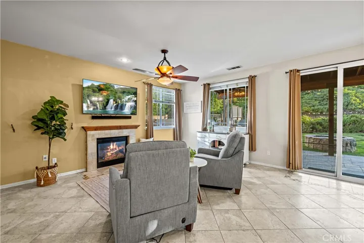 28111 Brett Court, Saugus, California 91350