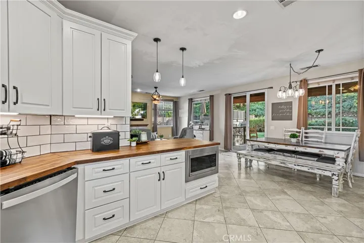 28111 Brett Court, Saugus, California 91350