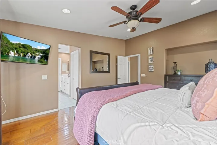 28111 Brett Court, Saugus, California 91350