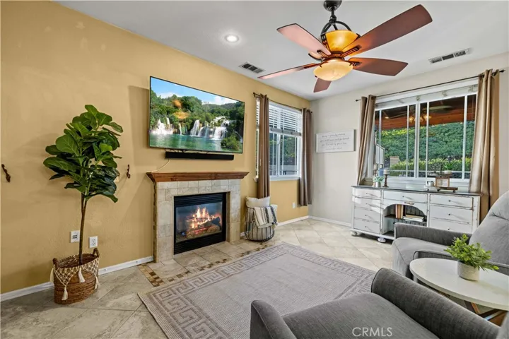 28111 Brett Court, Saugus, California 91350