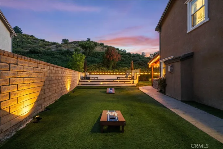 28111 Brett Court, Saugus, California 91350