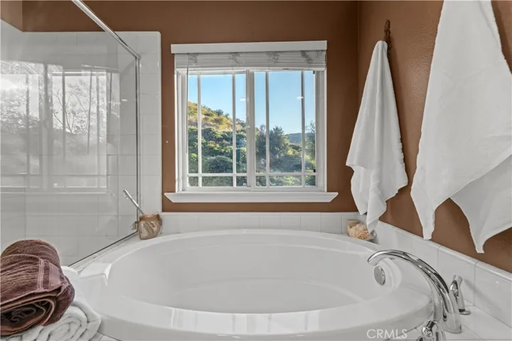 28111 Brett Court, Saugus, California 91350