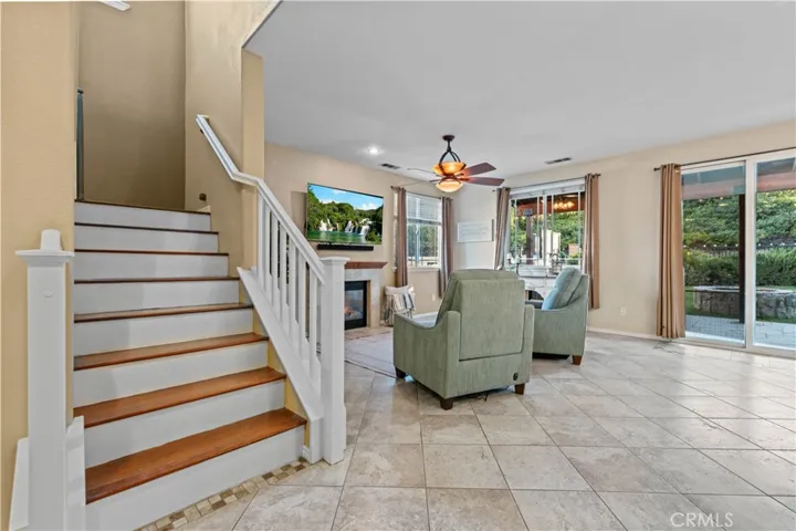 28111 Brett Court, Saugus, California 91350