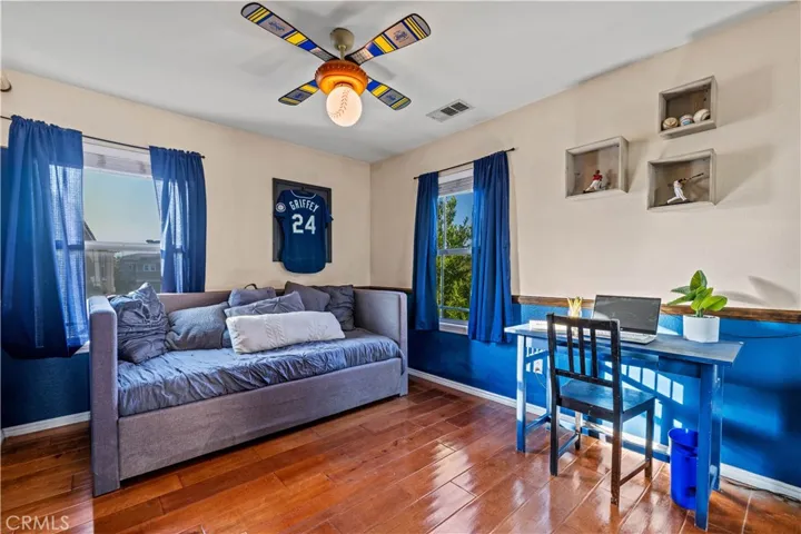 28111 Brett Court, Saugus, California 91350