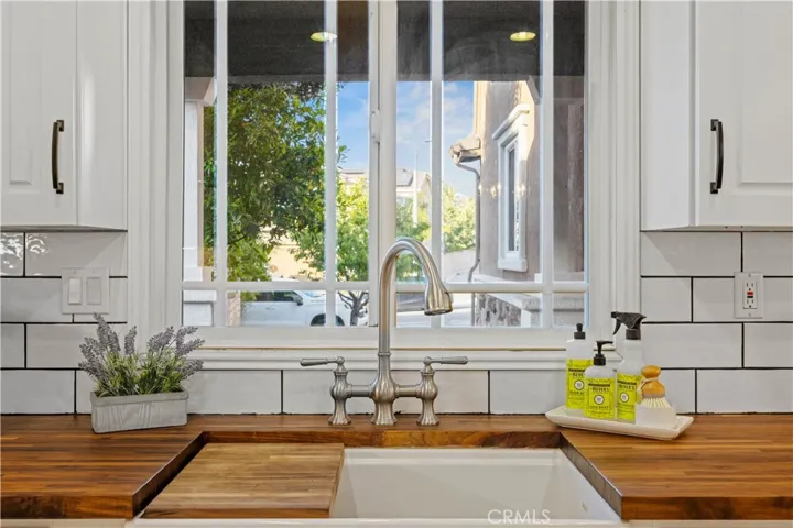 28111 Brett Court, Saugus, California 91350