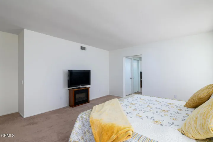 32001 Village 32-09