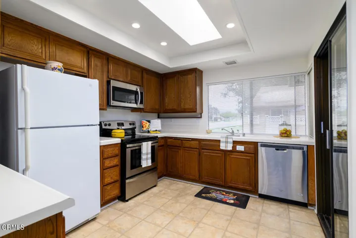 32001 Village 32-19