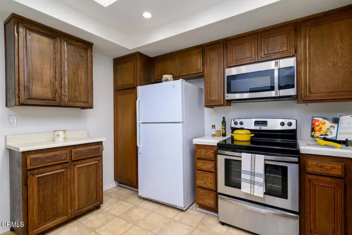 32001 Village 32-21