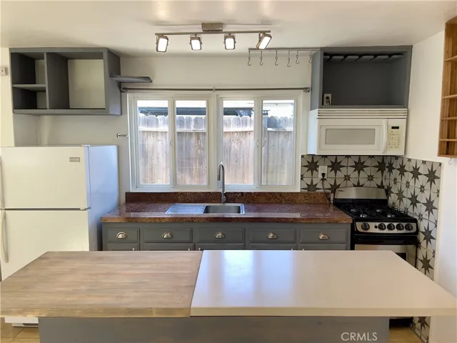 6128 Premiere Avenue, Lakewood, California 90712