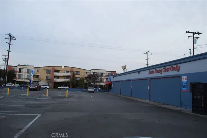 Overall view of lot