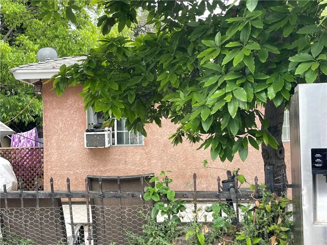 1664 E 59th Street, Los Angeles, California 90001