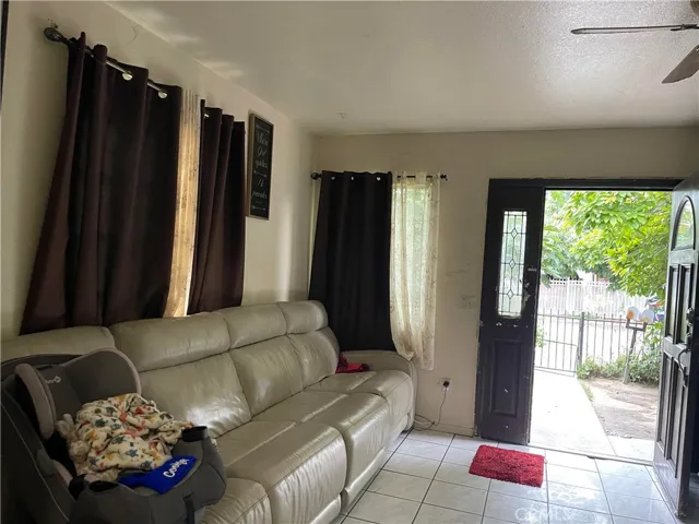 1664 E 59th Street, Los Angeles, California 90001