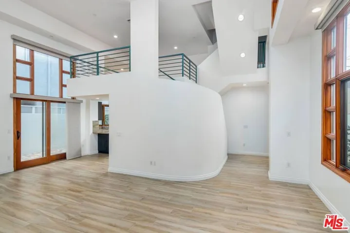 1234 25th Street, Santa Monica, California 90404