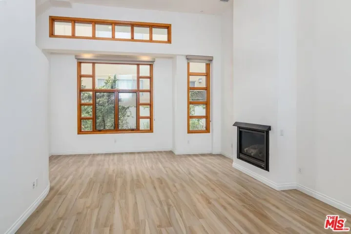 1234 25th Street, Santa Monica, California 90404