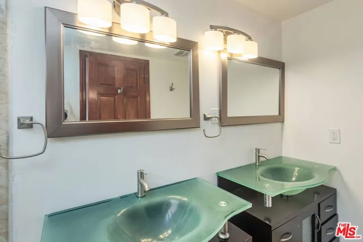 1234 25th Street, Santa Monica, California 90404