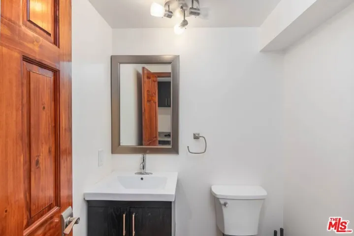 1234 25th Street, Santa Monica, California 90404