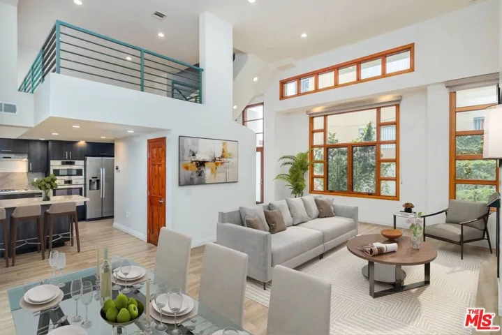 1234 25th Street, Santa Monica, California 90404