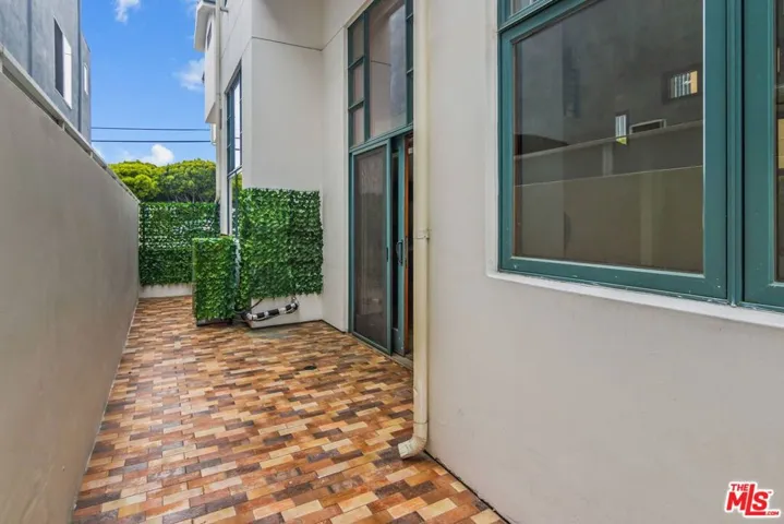 1234 25th Street, Santa Monica, California 90404
