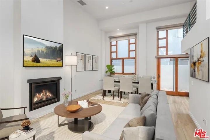 1234 25th Street, Santa Monica, California 90404