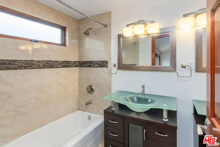 1234 25th Street, Santa Monica, California 90404