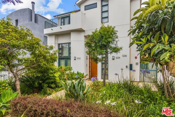 1234 25th Street, Santa Monica, California 90404