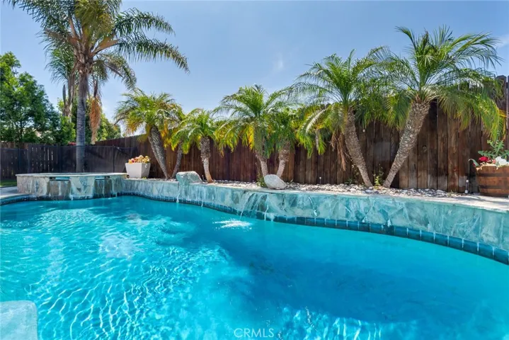 23501 Mountain Breeze Drive, Murrieta, California 92562