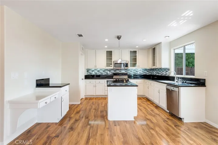 23501 Mountain Breeze Drive, Murrieta, California 92562