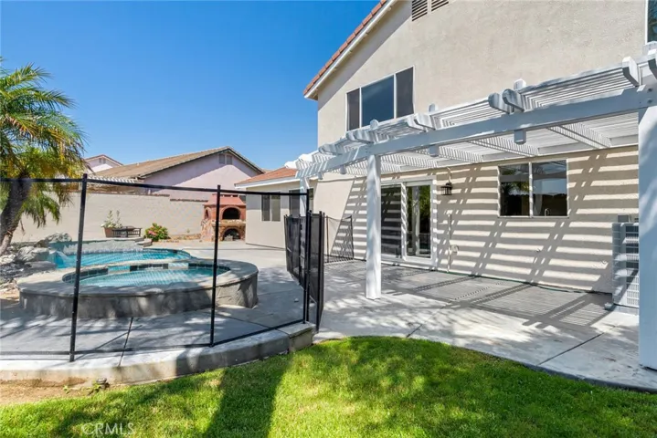 23501 Mountain Breeze Drive, Murrieta, California 92562