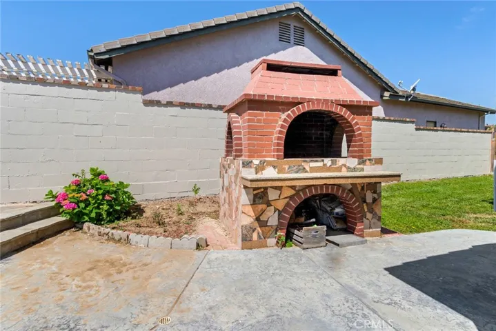 23501 Mountain Breeze Drive, Murrieta, California 92562