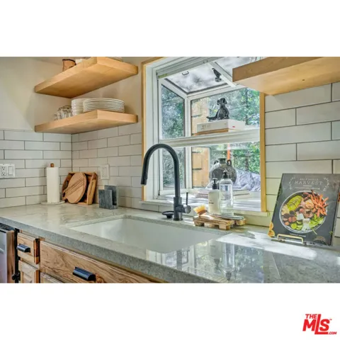 25363 Manzanita Drive, Idyllwild, California 92549