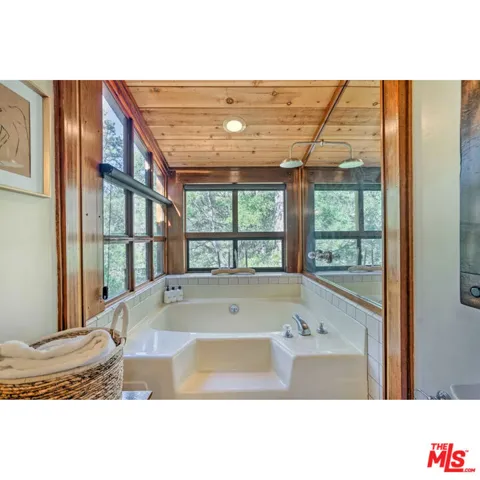 25363 Manzanita Drive, Idyllwild, California 92549