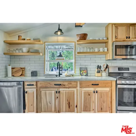 25363 Manzanita Drive, Idyllwild, California 92549